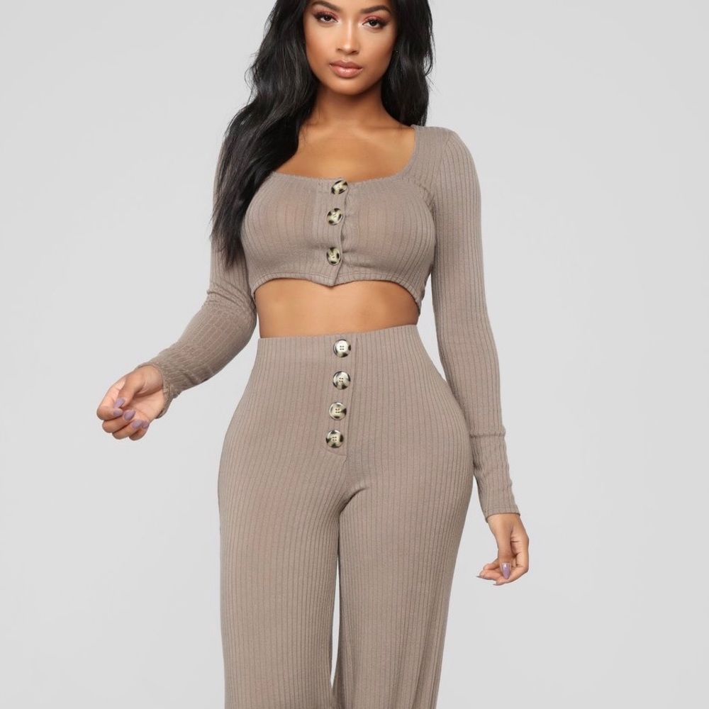 Fashion Nova “Snuggle up to me pants set”